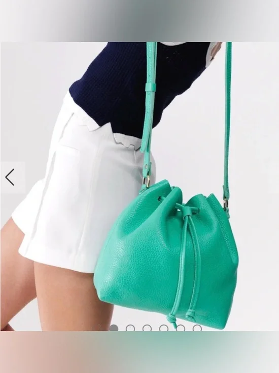 Portland Leather bucket back west palm Tiffany blue color used unicorn 🦄 - Picture 2 of 13